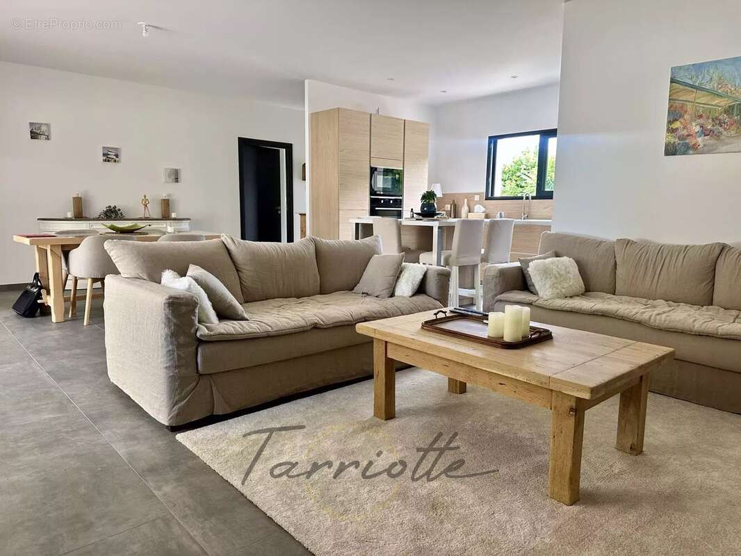 Maison à MONTELIMAR