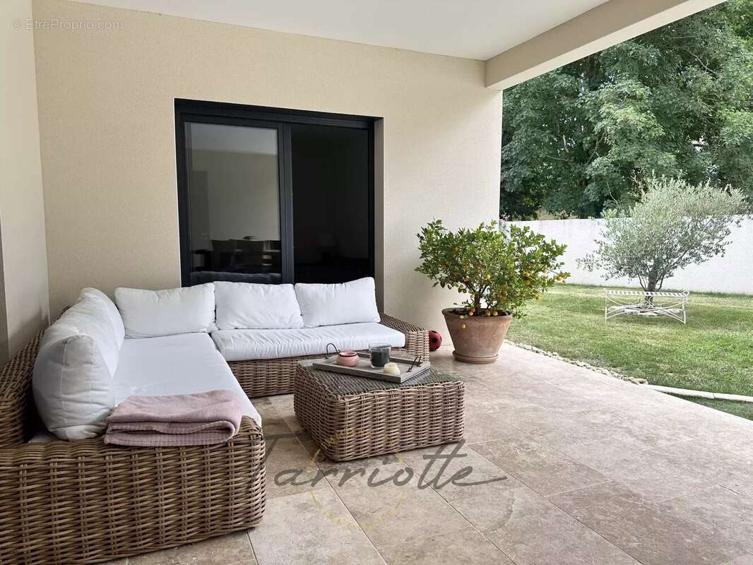 Maison à MONTELIMAR