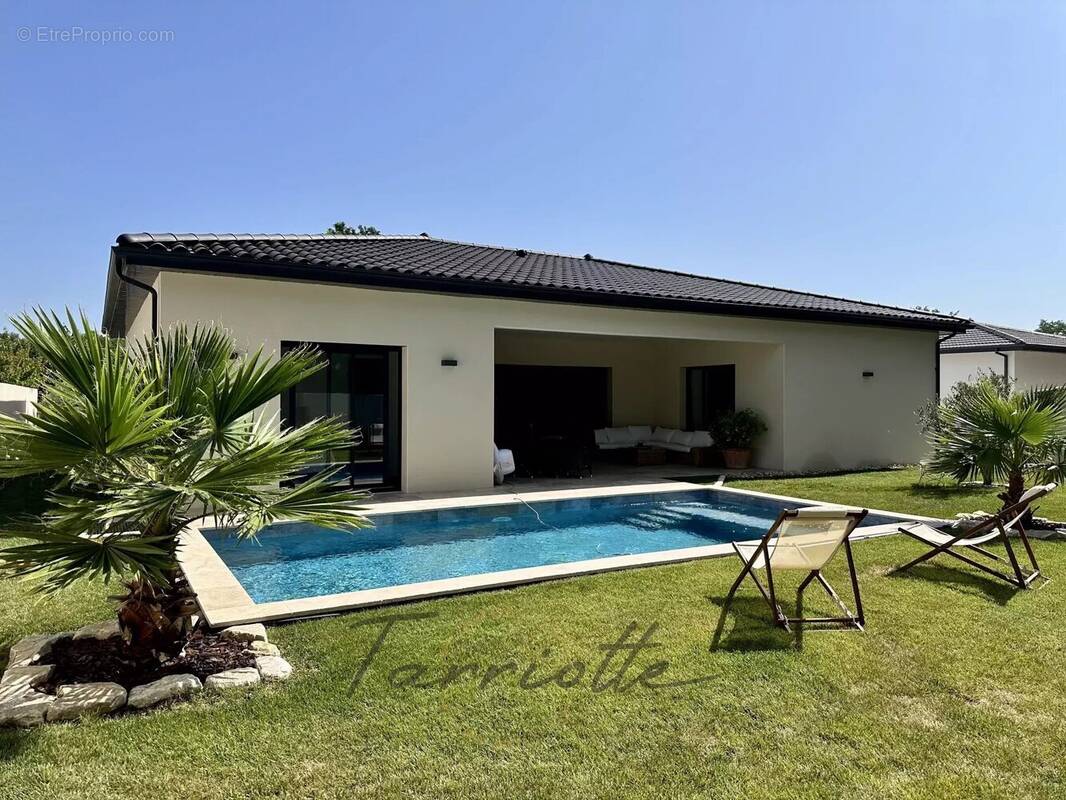 Maison à MONTELIMAR