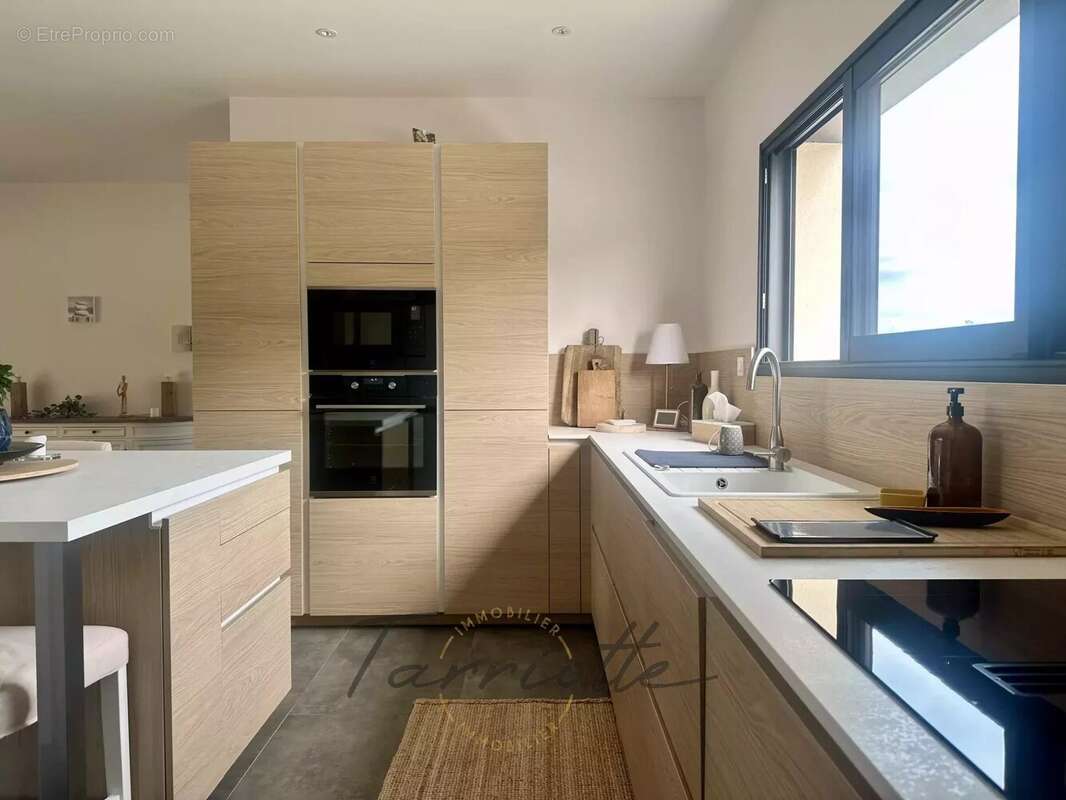 Maison à MONTELIMAR