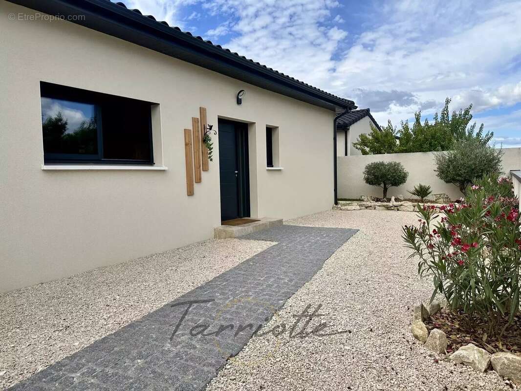 Maison à MONTELIMAR