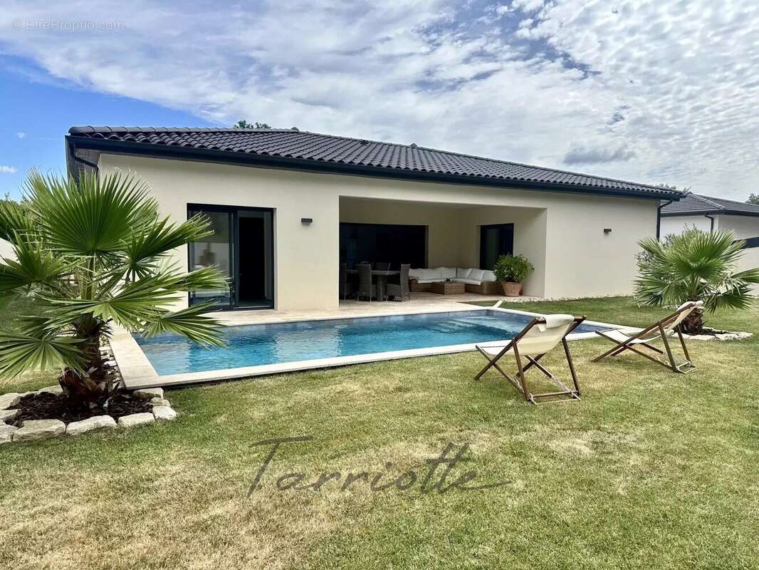 Maison à MONTELIMAR