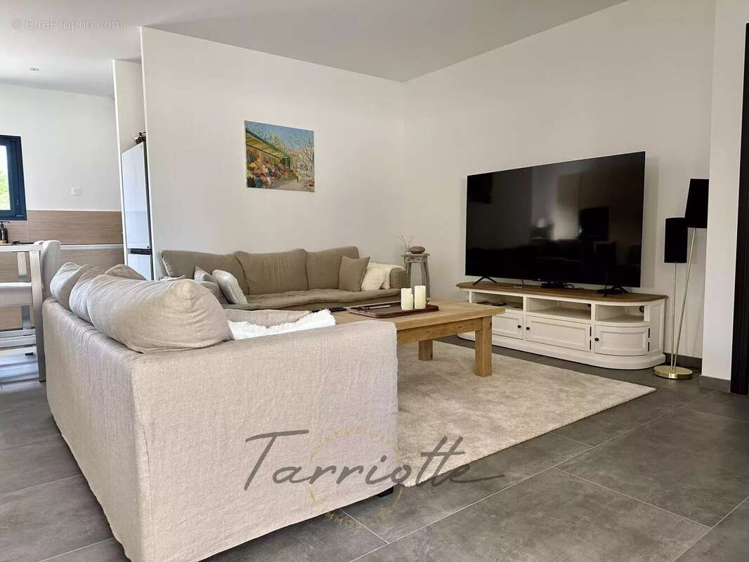 Maison à MONTELIMAR