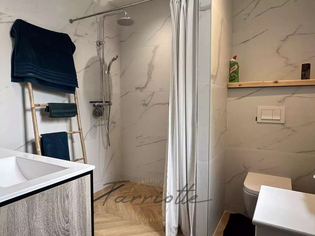 Maison à MONTELIMAR