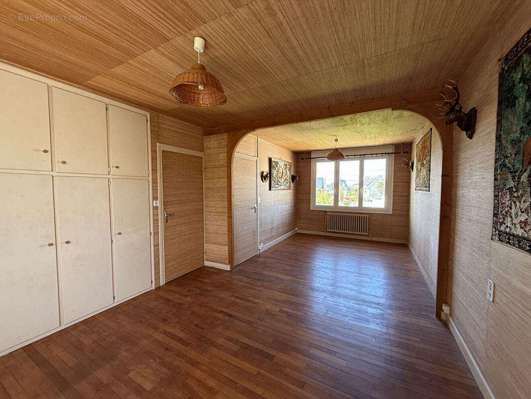 Maison à SAINT-MARTIN-DES-CHAMPS