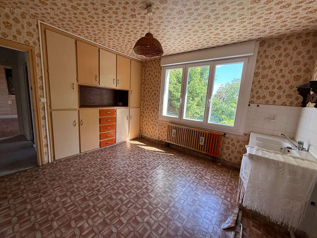 Maison à SAINT-MARTIN-DES-CHAMPS