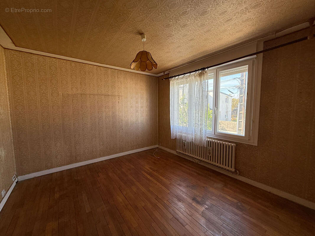 Maison à SAINT-MARTIN-DES-CHAMPS