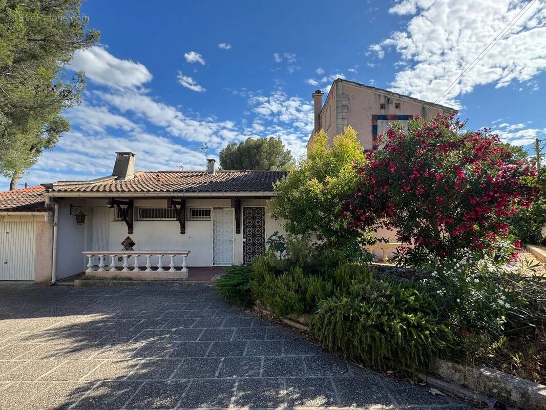 Maison à PELISSANNE