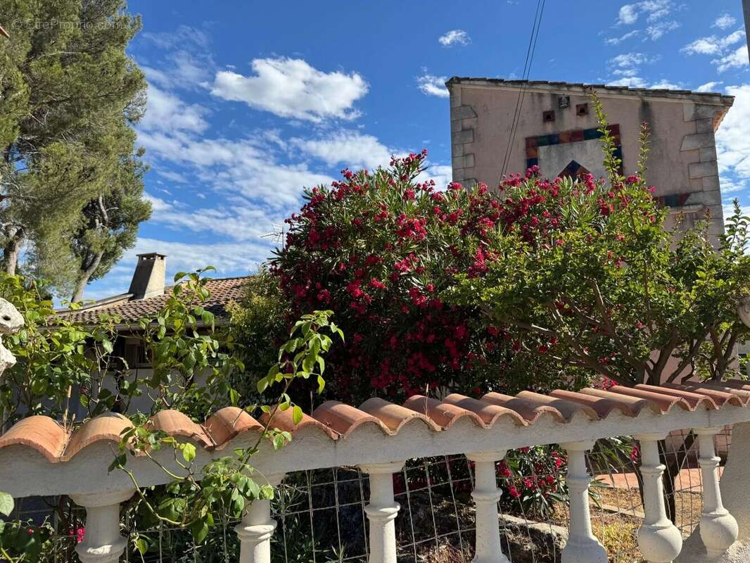 Maison à PELISSANNE