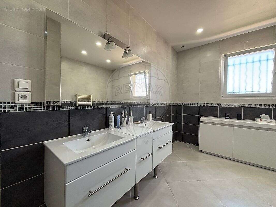 Maison à SAINT-SULPICE-DE-ROYAN