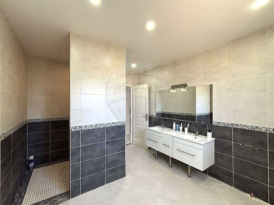 Maison à SAINT-SULPICE-DE-ROYAN