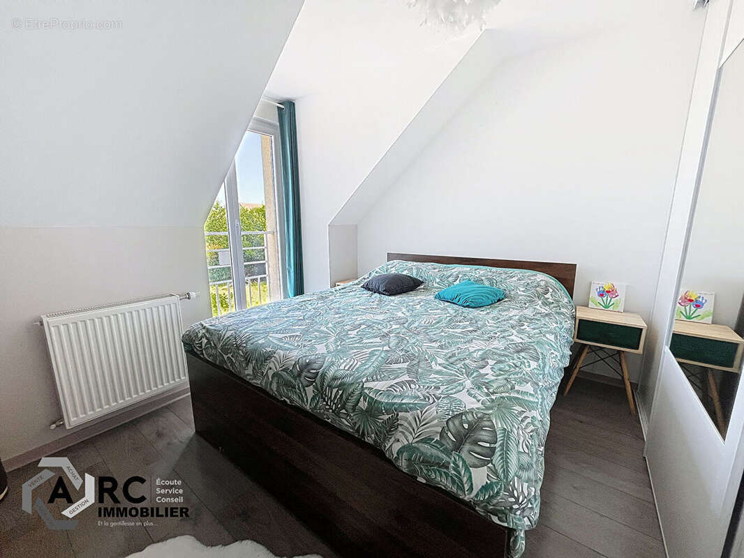 Maison à LA CHAPELLE-SAINT-MESMIN