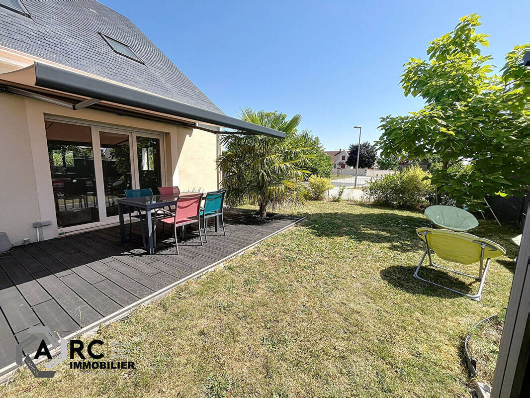 Maison à LA CHAPELLE-SAINT-MESMIN