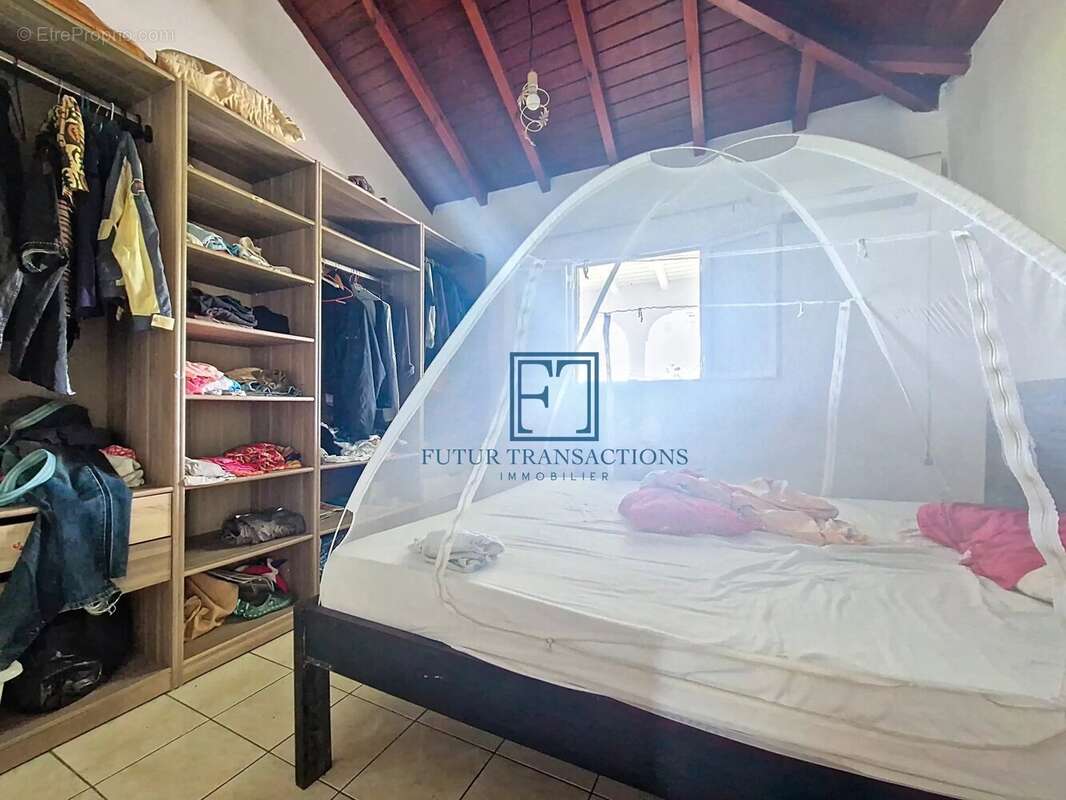 Maison à LES ABYMES