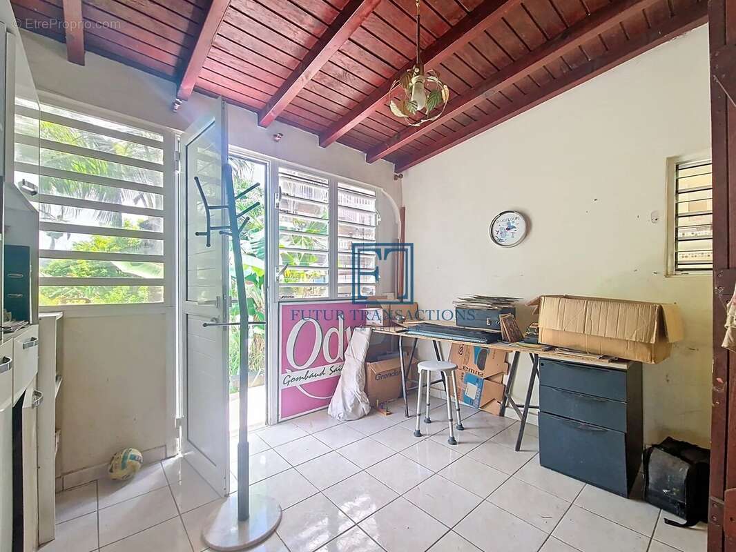 Maison à LES ABYMES