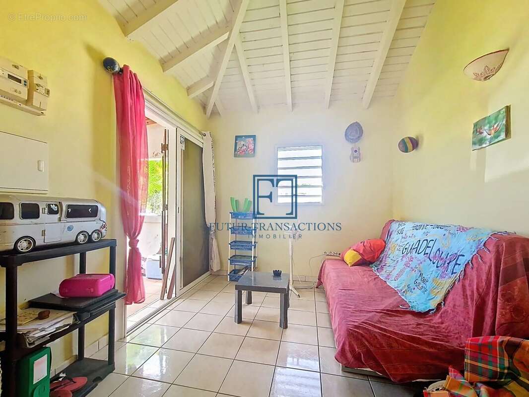 Maison à LES ABYMES