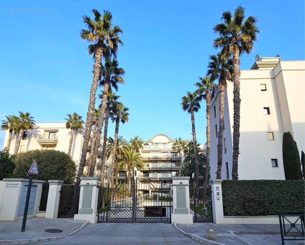 Appartement à HYERES