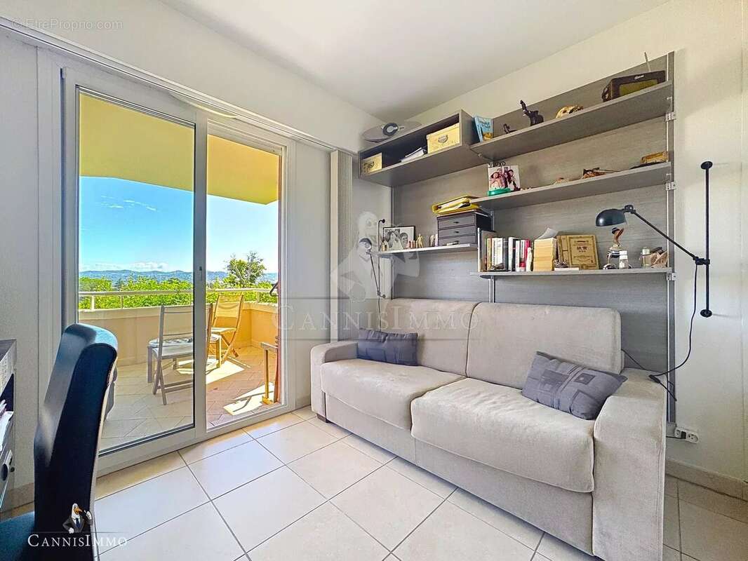 Appartement à MANDELIEU-LA-NAPOULE