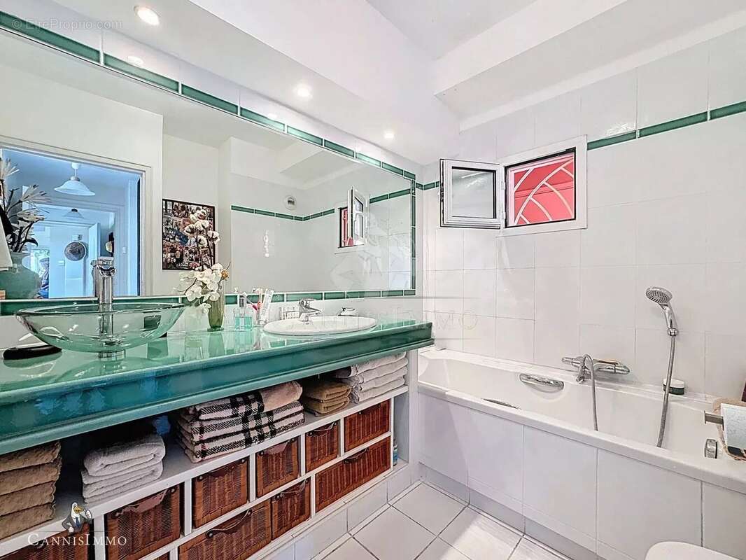 Appartement à MANDELIEU-LA-NAPOULE