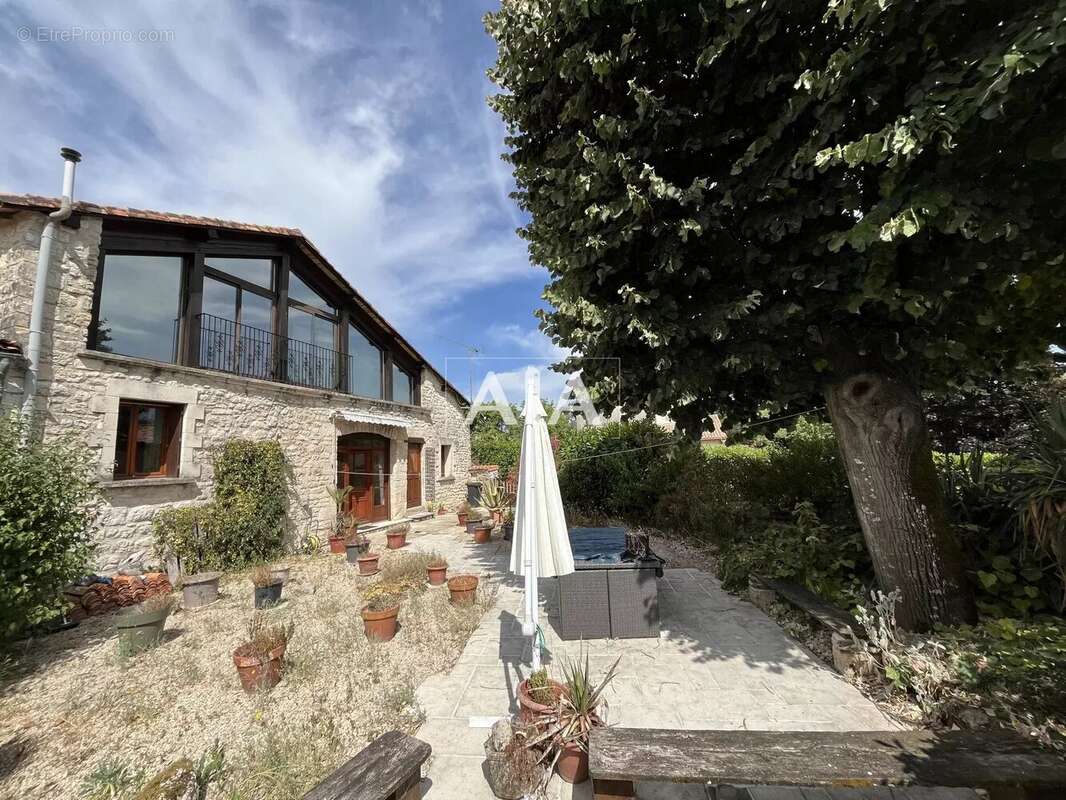 Maison à FONTENILLE