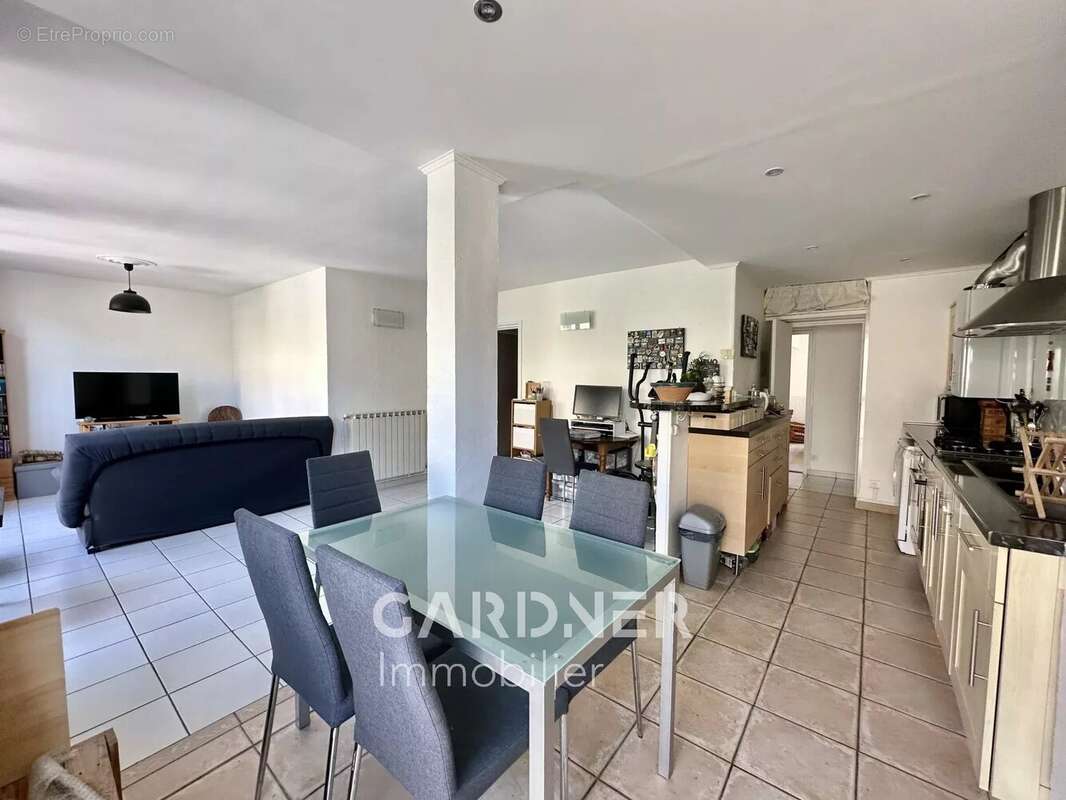 Appartement à AUBAGNE