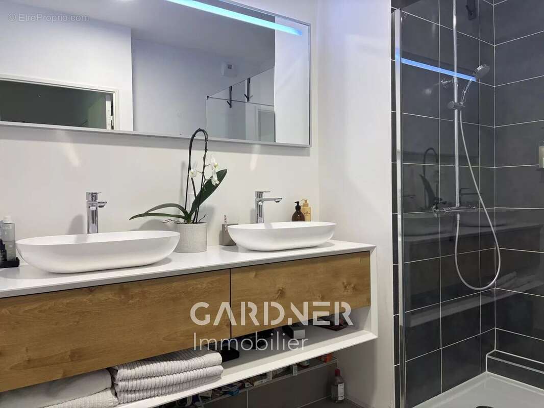 Appartement à MARSEILLE-9E