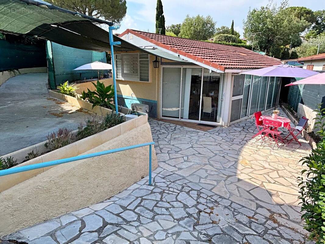 Maison à ROQUEBRUNE-SUR-ARGENS