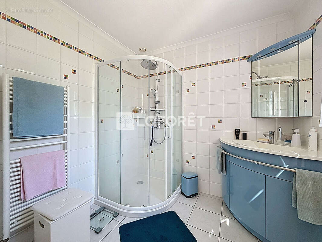 Maison à LA BONNEVILLE-SUR-ITON