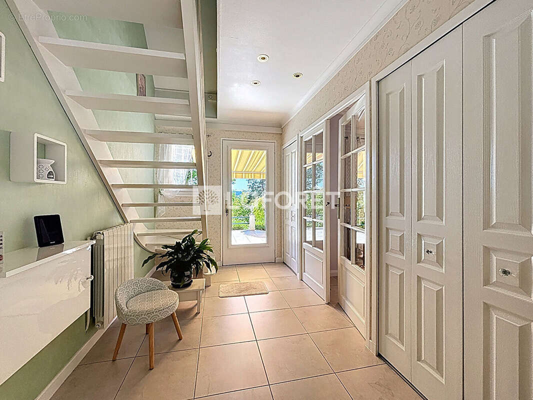 Maison à LA BONNEVILLE-SUR-ITON