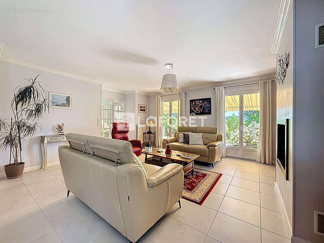 Maison à LA BONNEVILLE-SUR-ITON