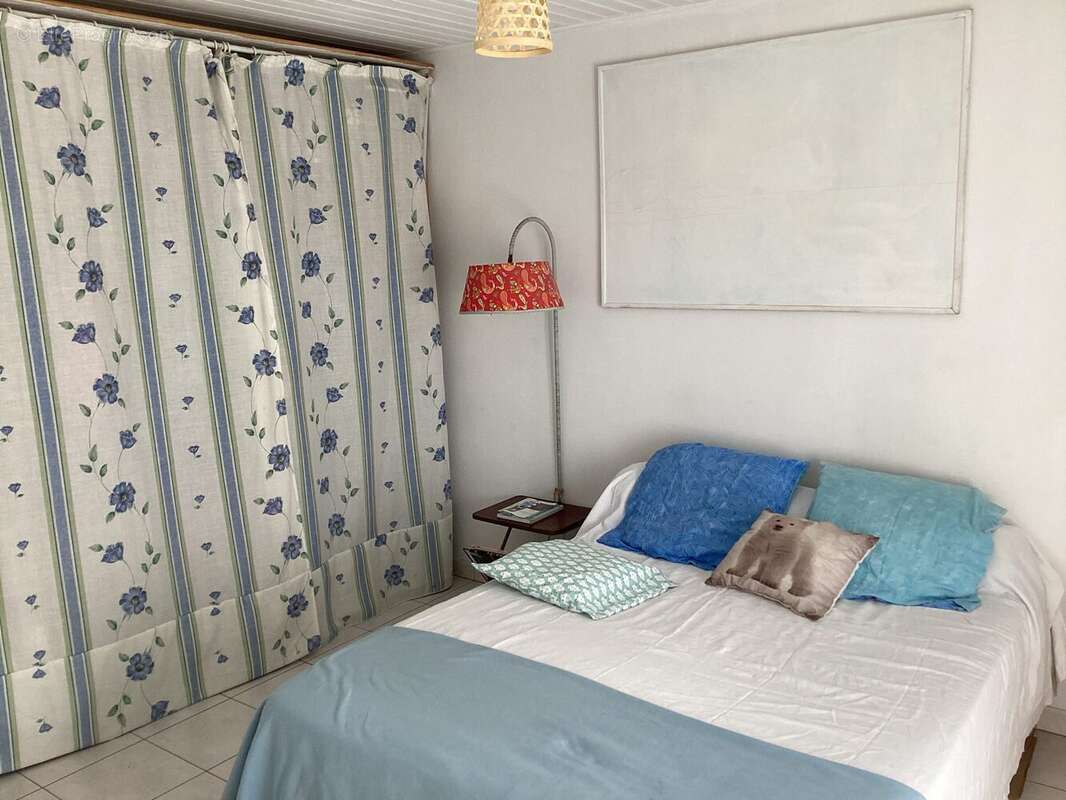 CHAMBRE COTE OUEST AVEC DOUCHE - Maison à LE VERDON-SUR-MER