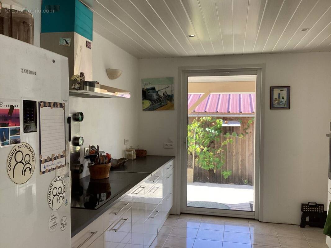 CUISINE EQUIPEE - Maison à LE VERDON-SUR-MER