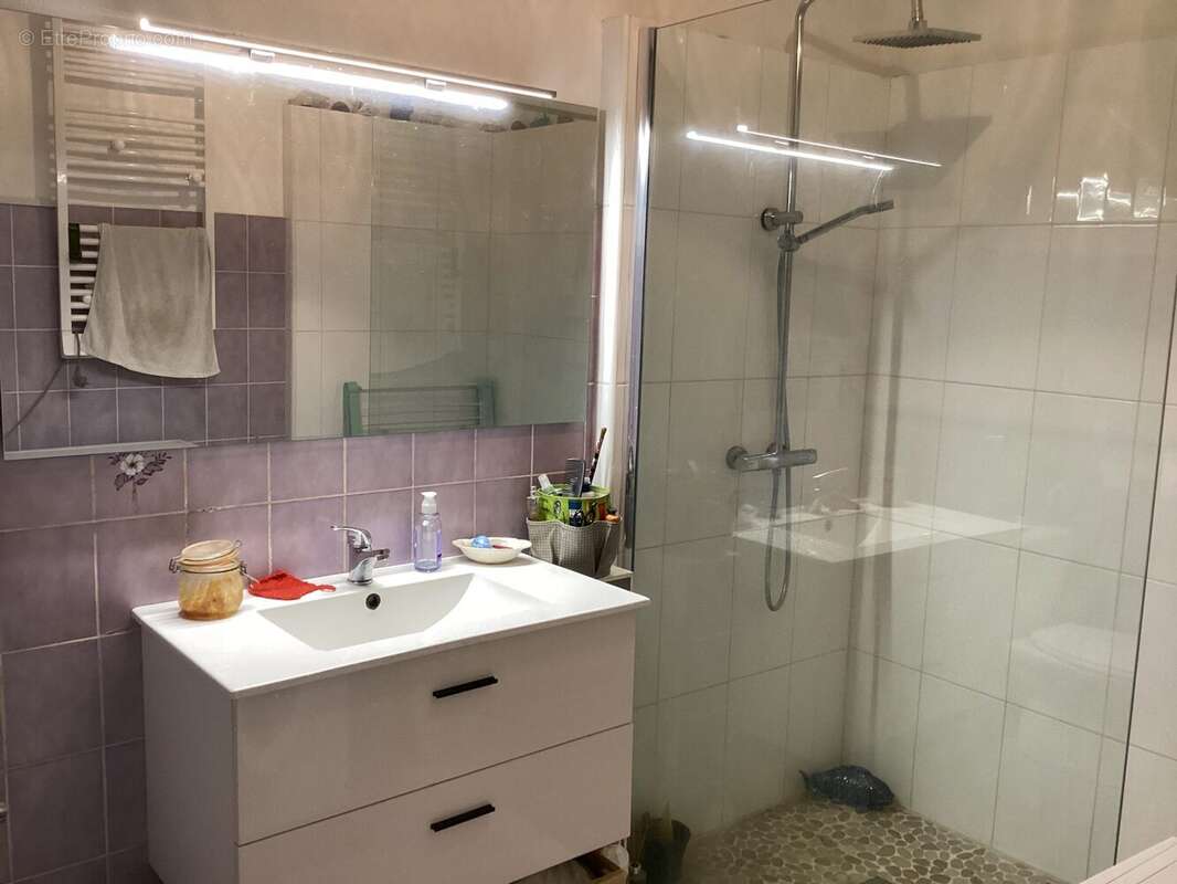 SALLE D&#039;EAU INDEPENDANTE  - Maison à LE VERDON-SUR-MER