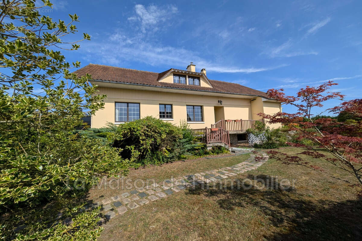 Maison à CRIQUEBEUF-SUR-SEINE