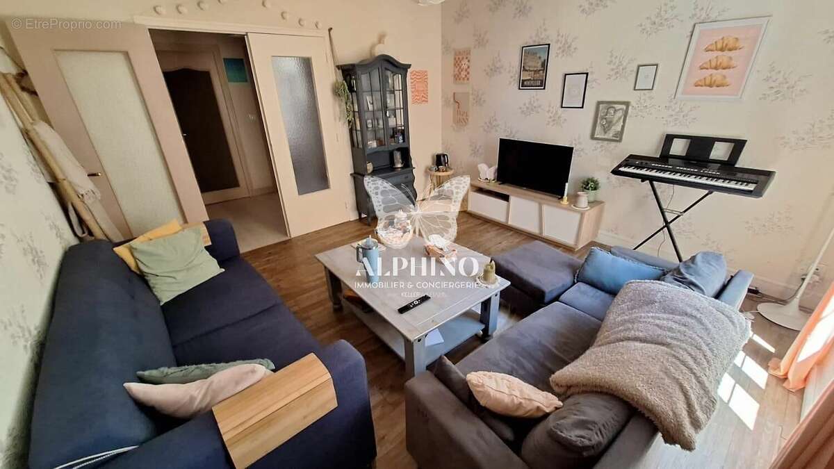 Appartement à THIVIERS
