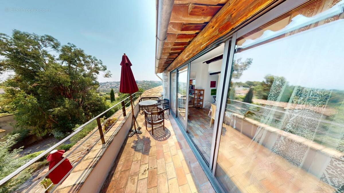 Appartement à VENCE