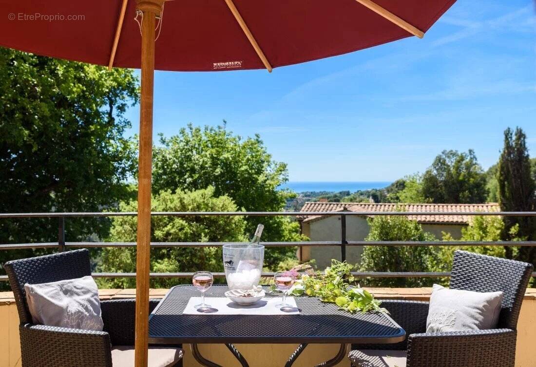 Appartement à VENCE