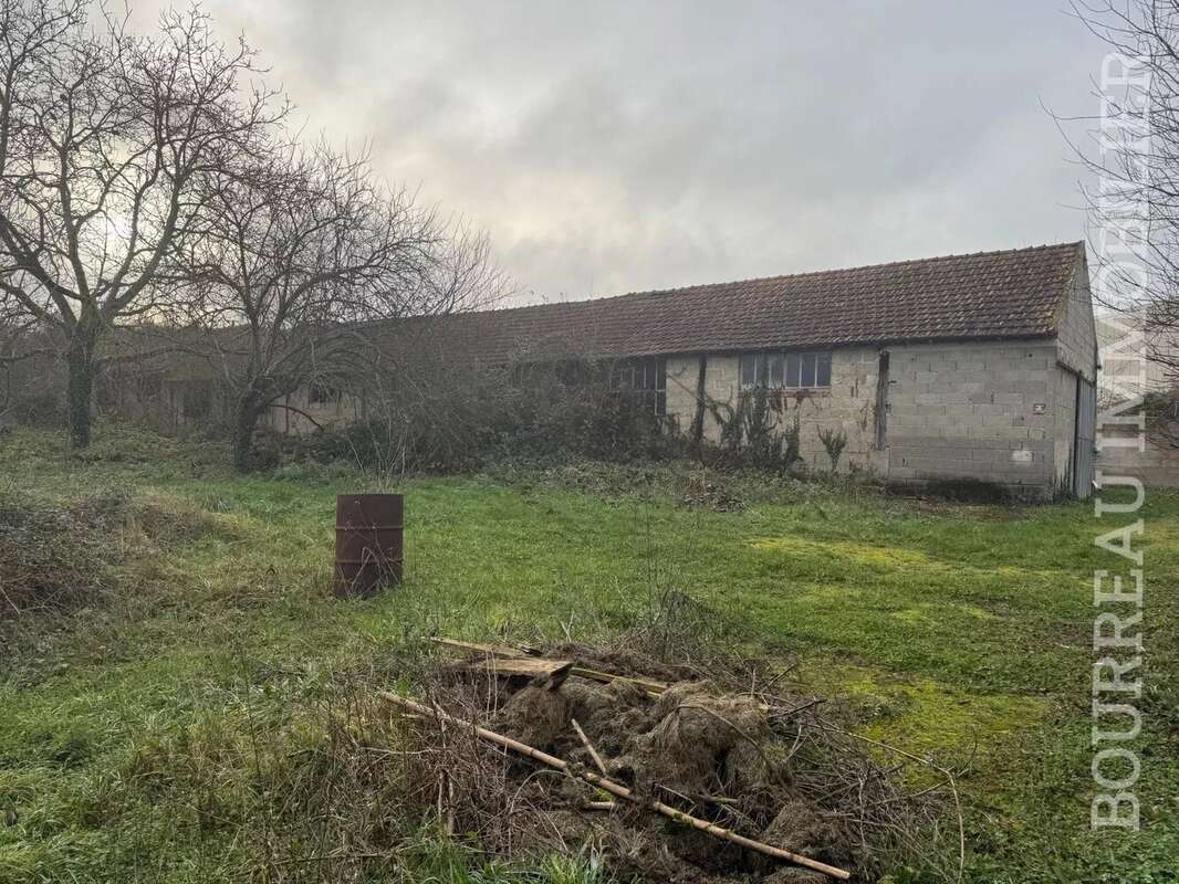 Maison à LA CELLE-SAINT-CYR