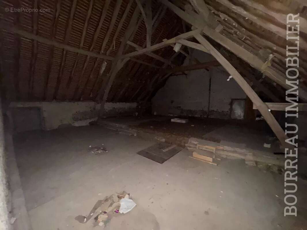 Maison à LA CELLE-SAINT-CYR