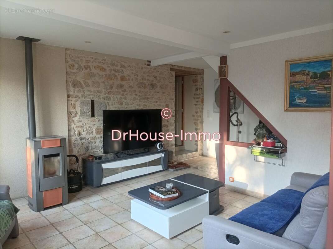 Maison à LA SELLE-SUR-LE-BIED