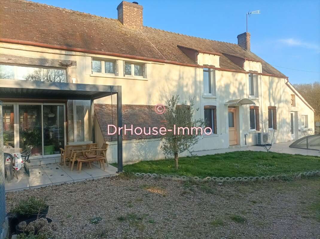 Maison à LA SELLE-SUR-LE-BIED