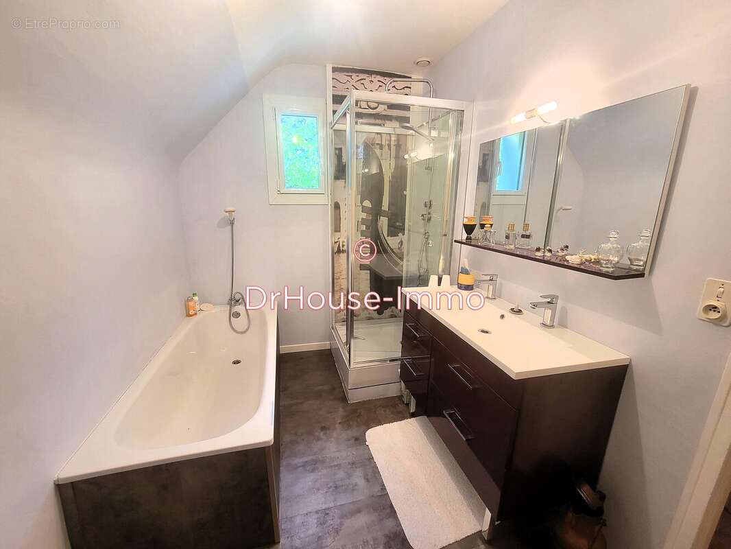 Maison à ROZ-SUR-COUESNON