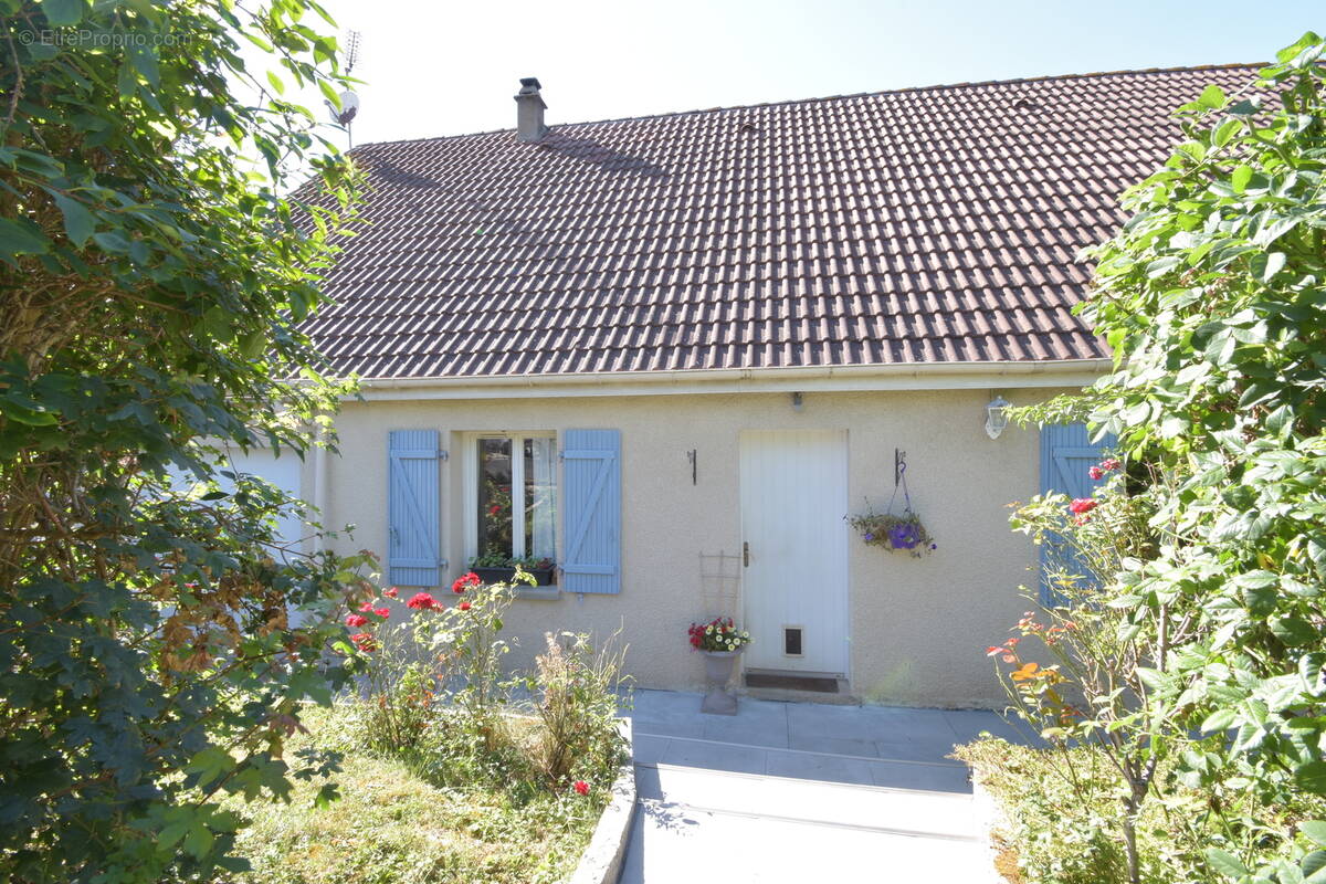 Maison à BONNIERES-SUR-SEINE