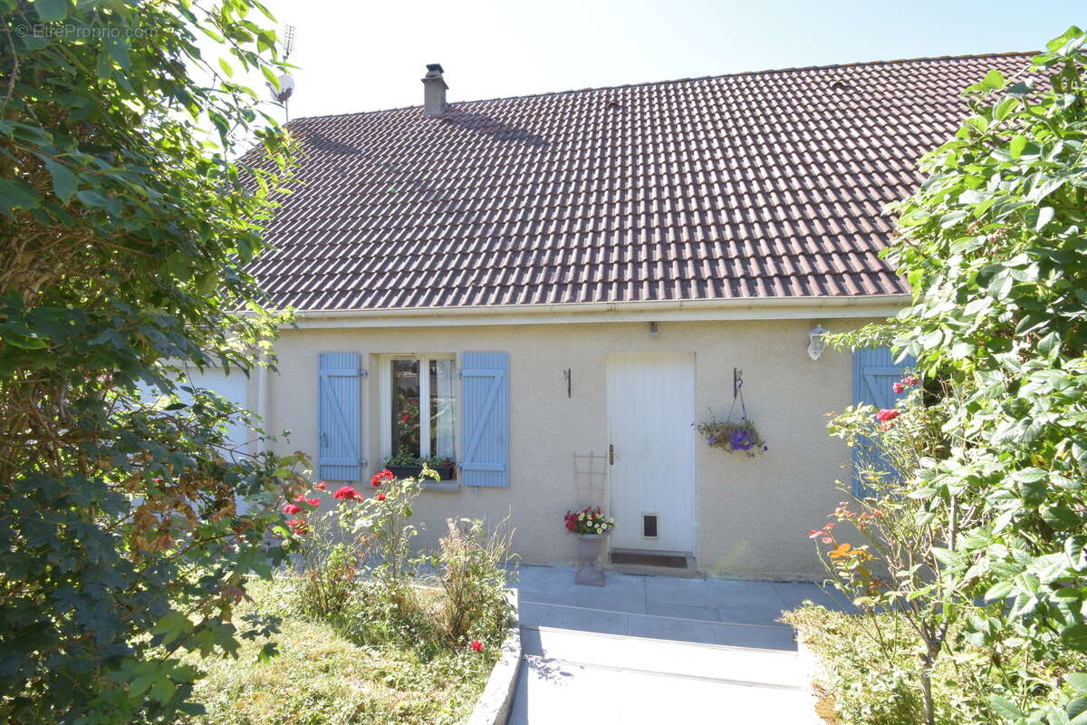 Maison à BONNIERES-SUR-SEINE