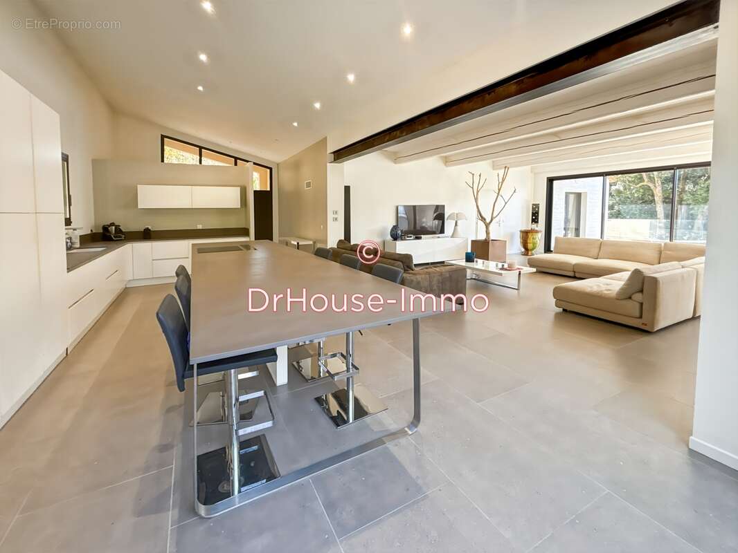 Maison à SAINT-MATHIEU-DE-TREVIERS