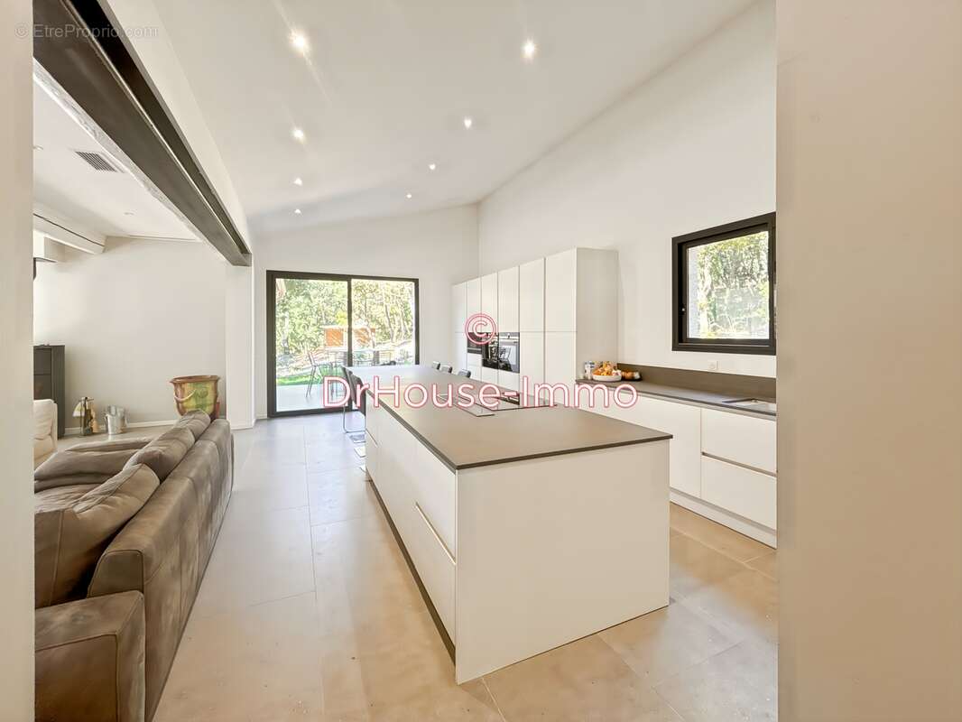 Maison à SAINT-MATHIEU-DE-TREVIERS