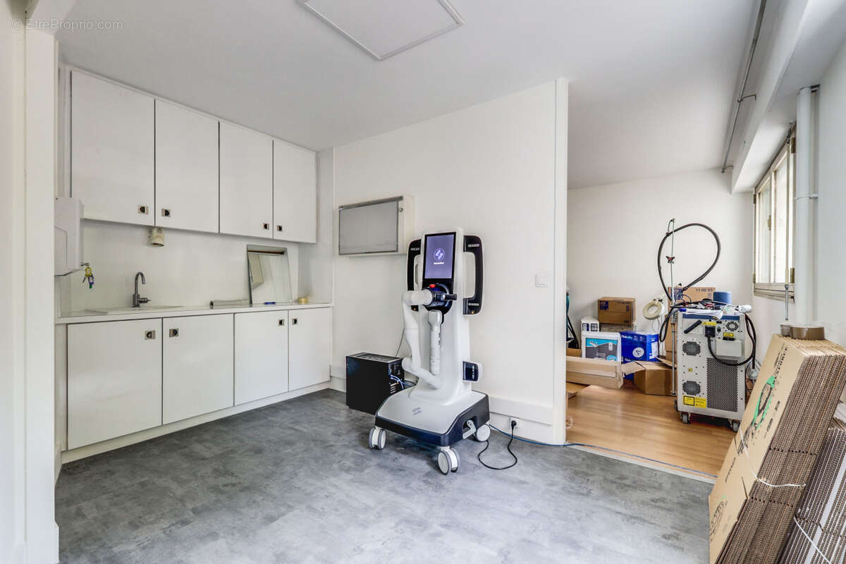 Appartement à PARIS-14E