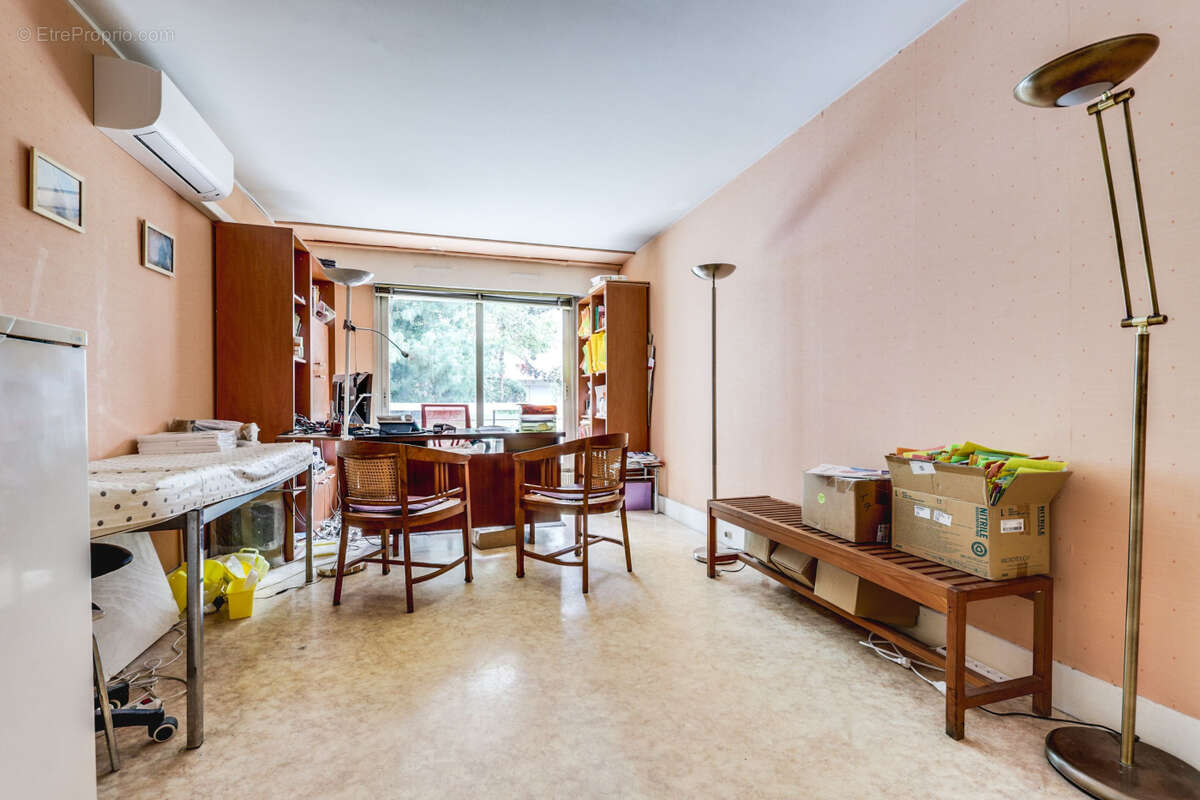 Appartement à PARIS-14E