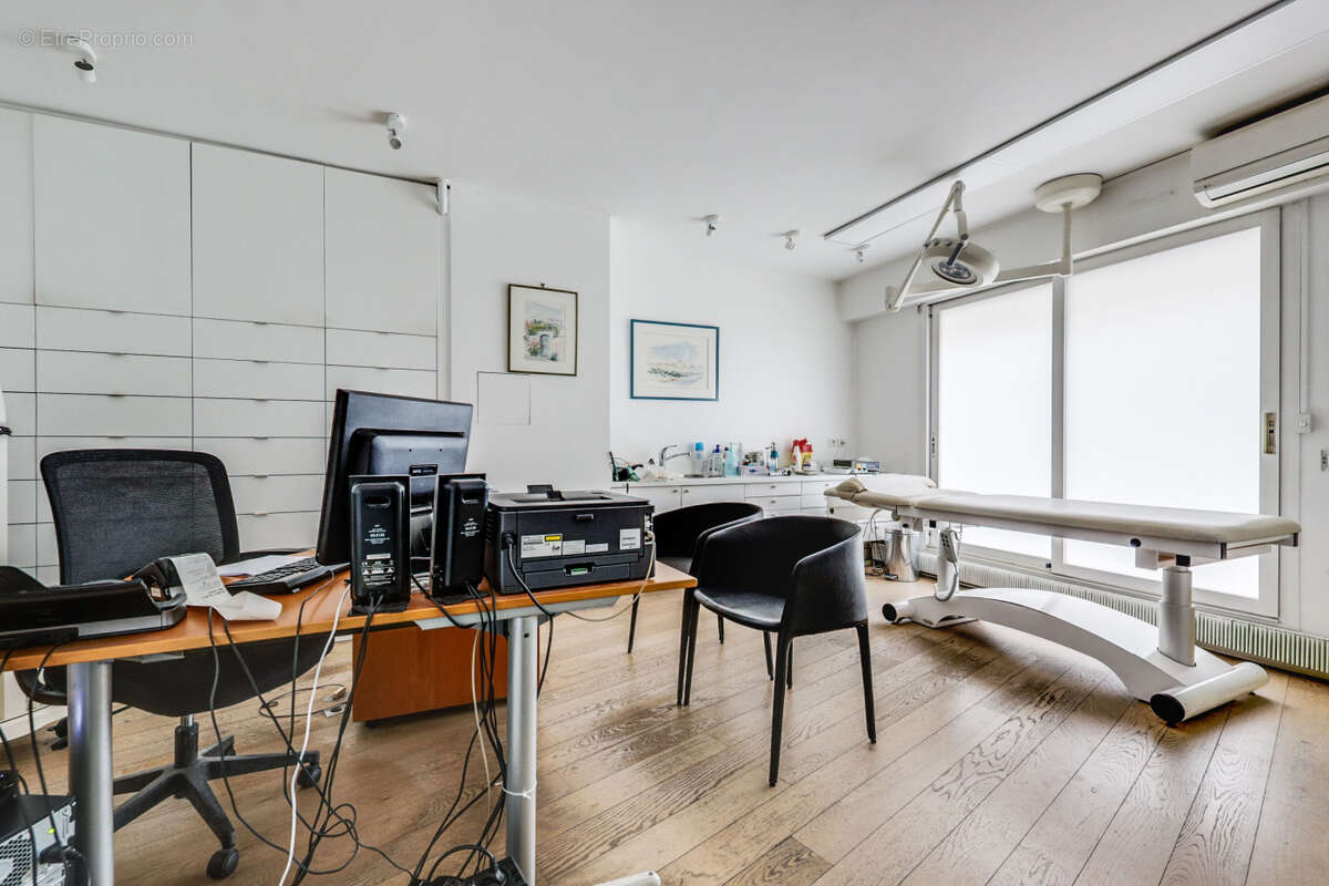 Appartement à PARIS-14E