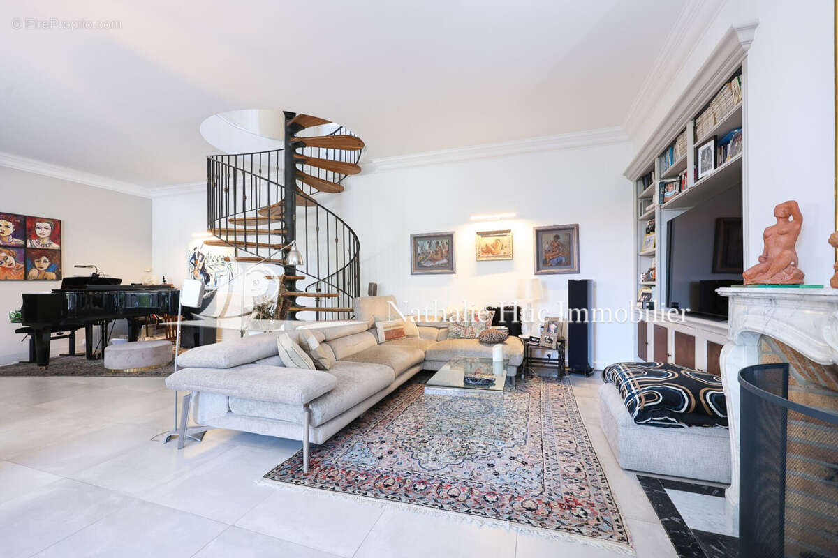 Maison à SAINT-ESTEVE